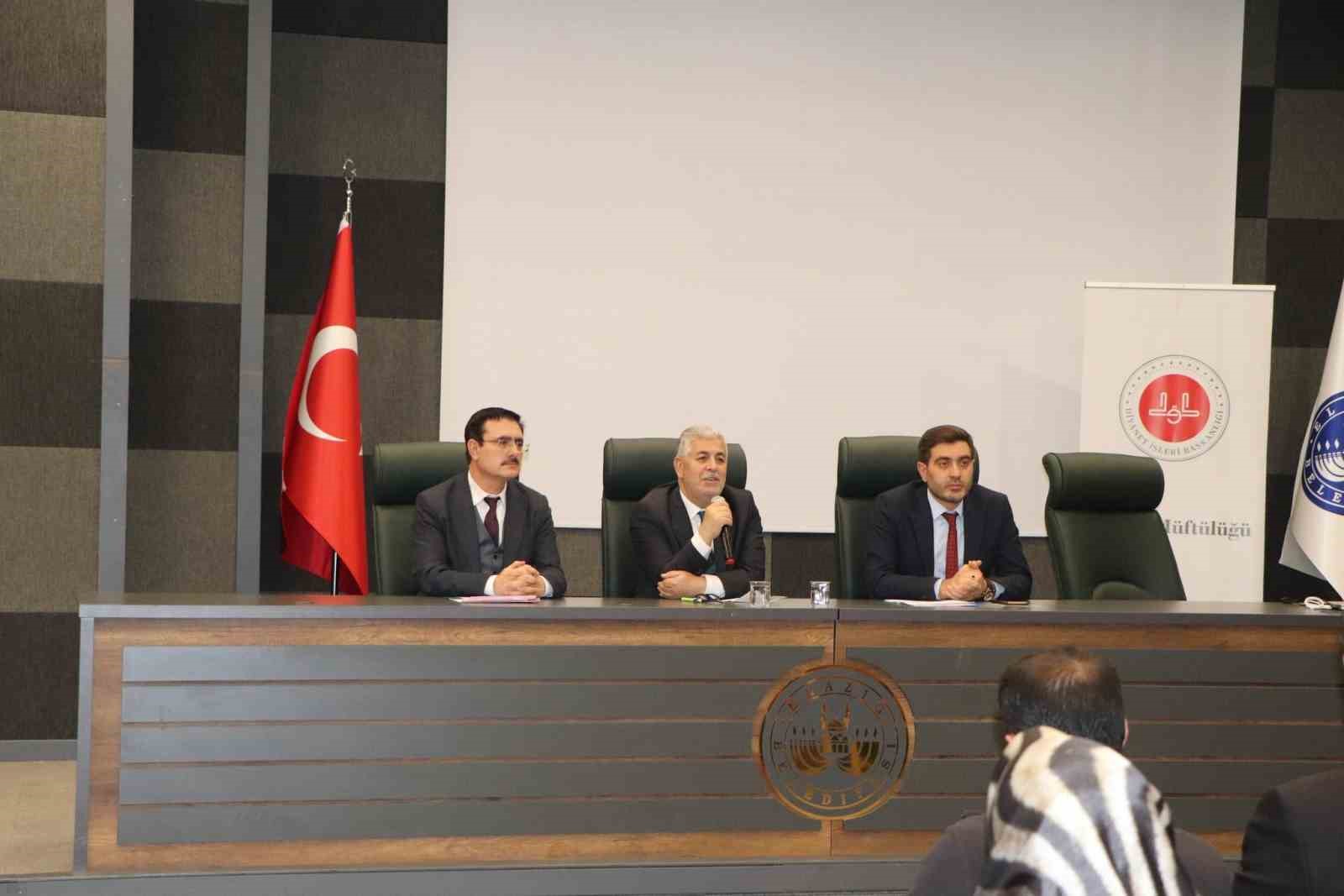 Elazığ’da Kur’an kursu öğreticileri bir araya geldi
