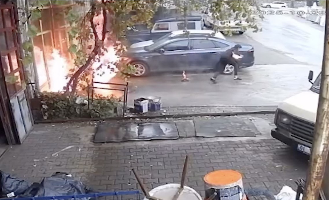 Oto tamirhanesinde dehşet anları: Yanmaktan böyle kurtuldular