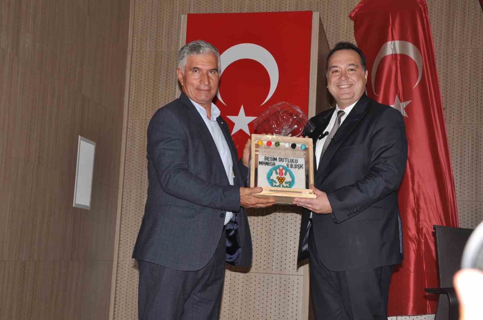 Selendi&rsquo;de &ccedil;ift&ccedil;ilere tohum desteği
