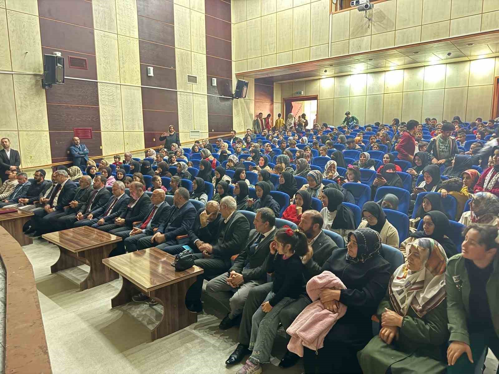 İmam Hatip Okullarının kuruluş yıld&ouml;n&uuml;m&uuml; coşkuyla kutlandı
