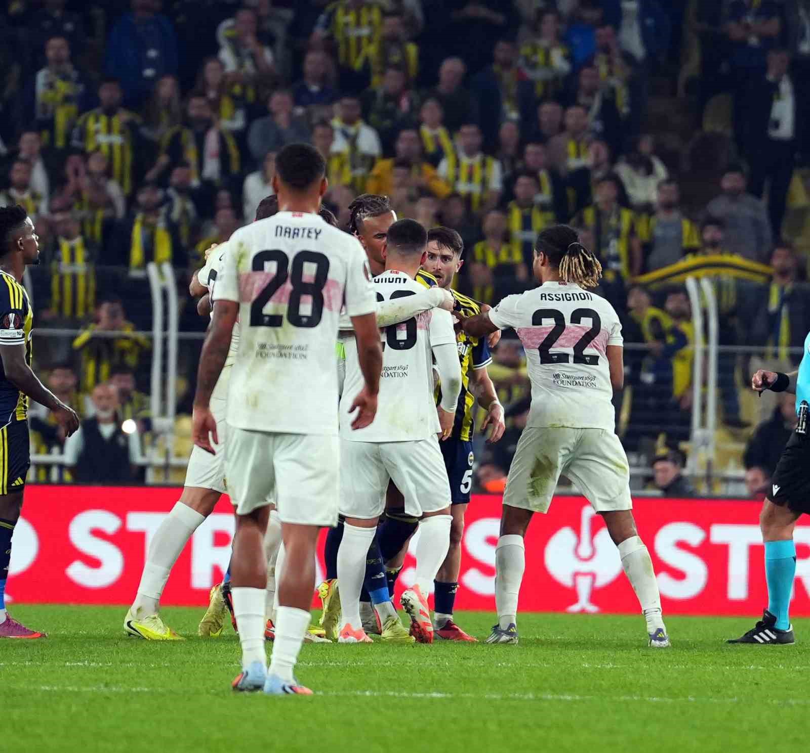 Fenerbahçe- Stuttgart maçında son düdük çaldı, ortalık karıştı
