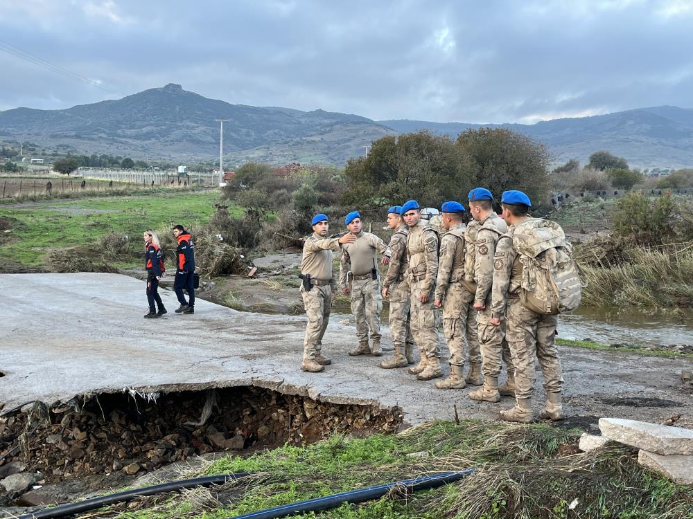 Gün aydınlandı, selde kaybolan vatandaşı bulma çalışmaları yeniden başladı