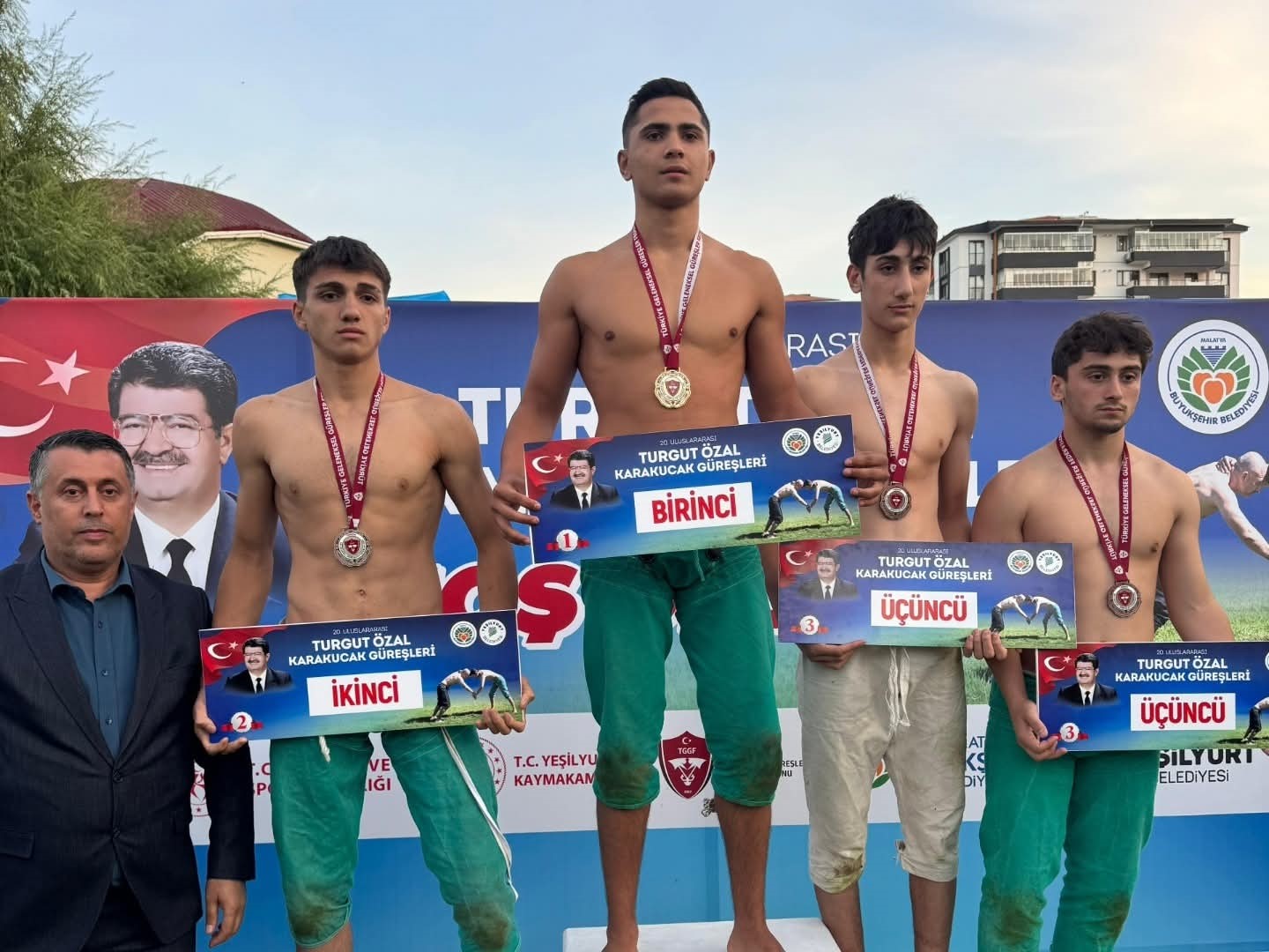 İlkadımlı güreşçilerin güreş başarısı
