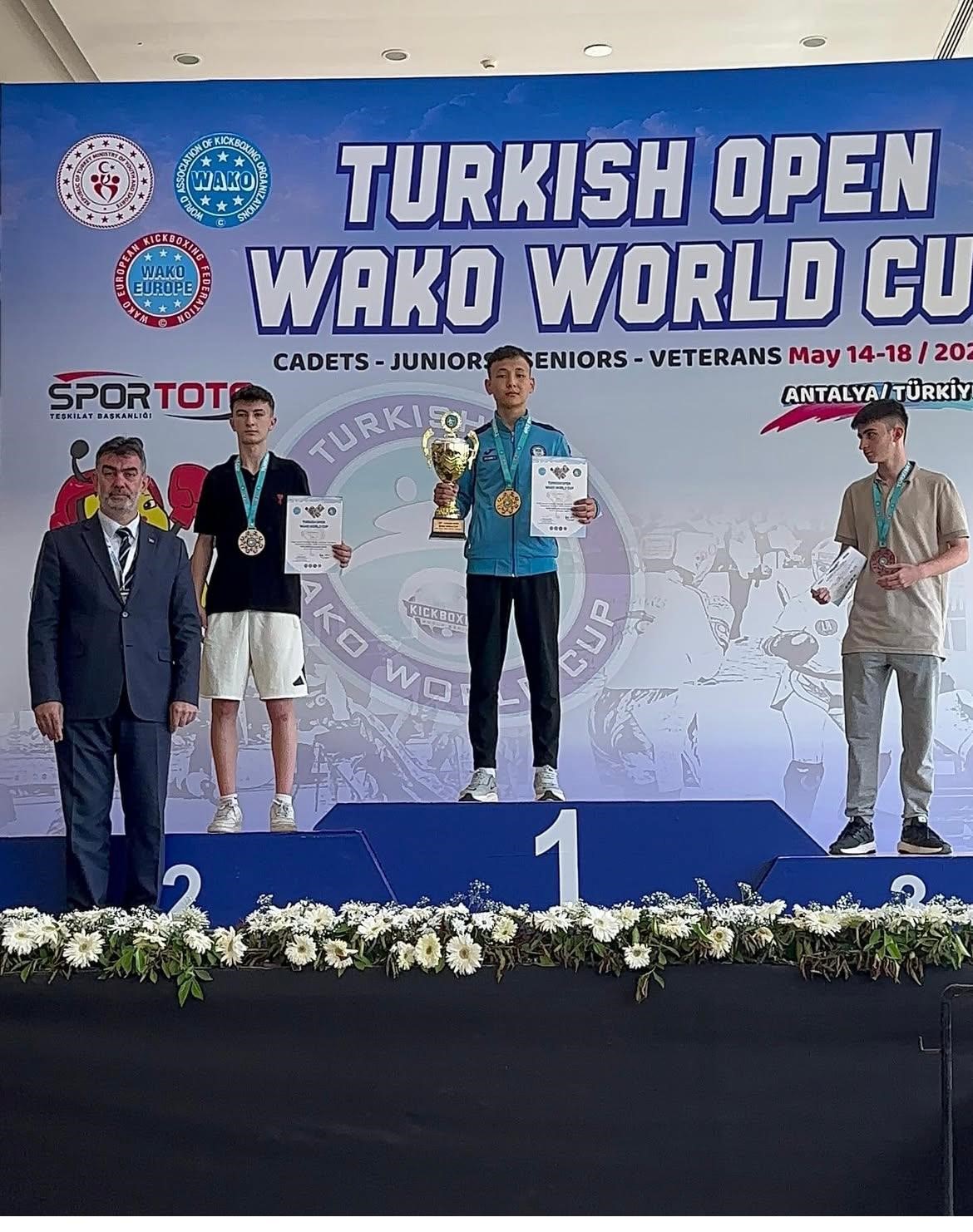 Hürriyet Mesleki ve Teknik Anadolu Lisesi’nden dünya şampiyonluğu
