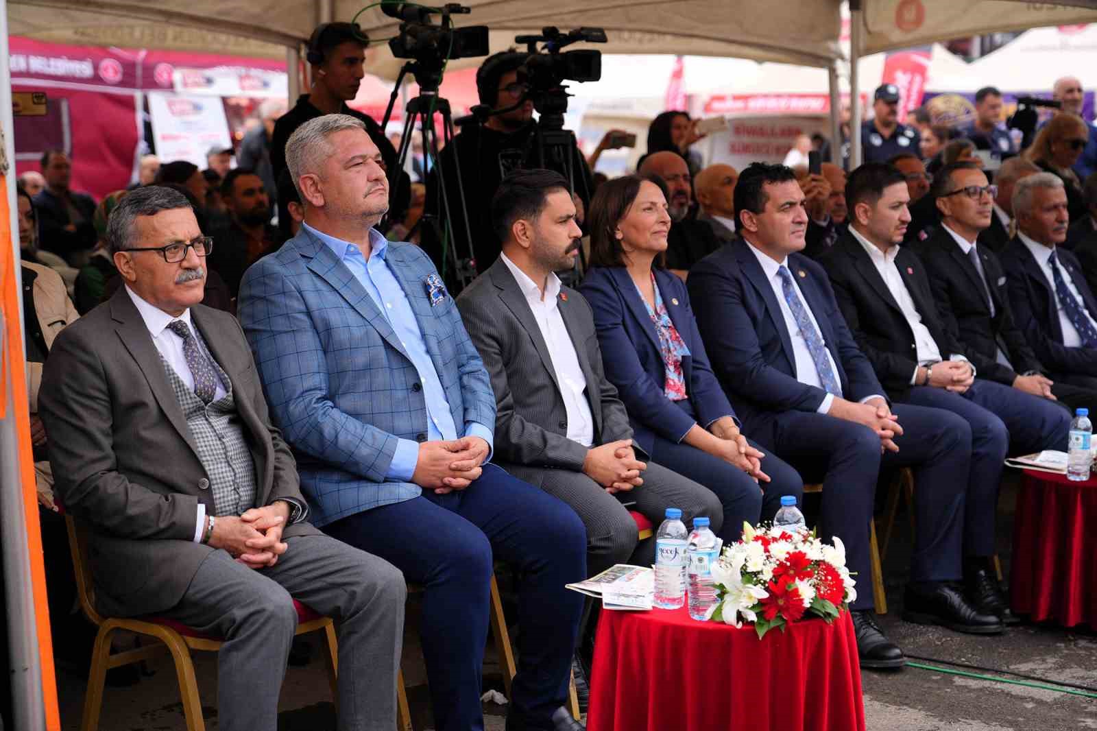 Keçiören’de "Anadolu’ya Açılan Kapı Sivas Günleri" başladı
