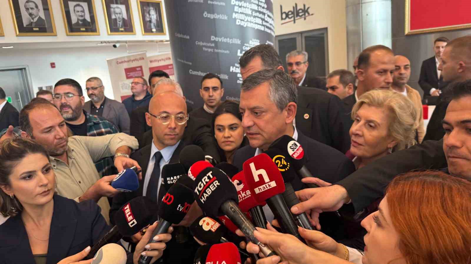 CHP Genel Başkanı Özel: "CHP birlik ve beraberlik içinde ne hastalandı, ne güç kaybetti"
