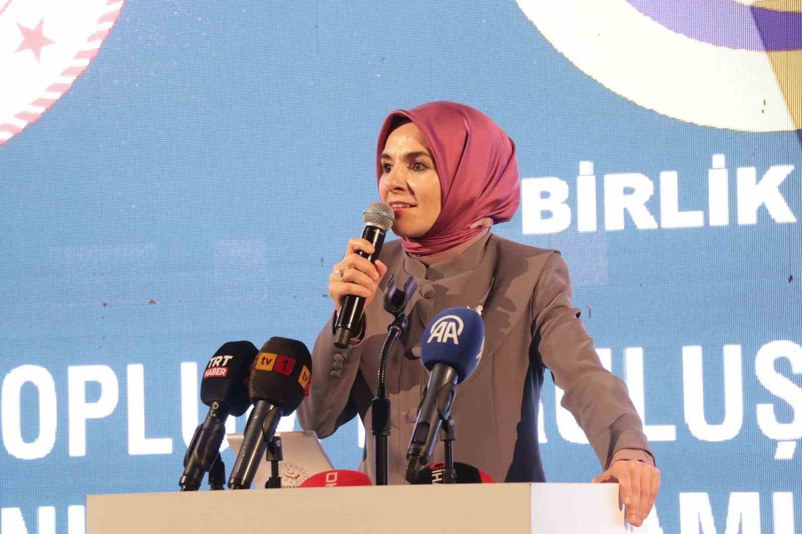 Bakan Göktaş: "Aile değerlerini yaşatacak farkındalık çalışmaları yürütüyoruz"
