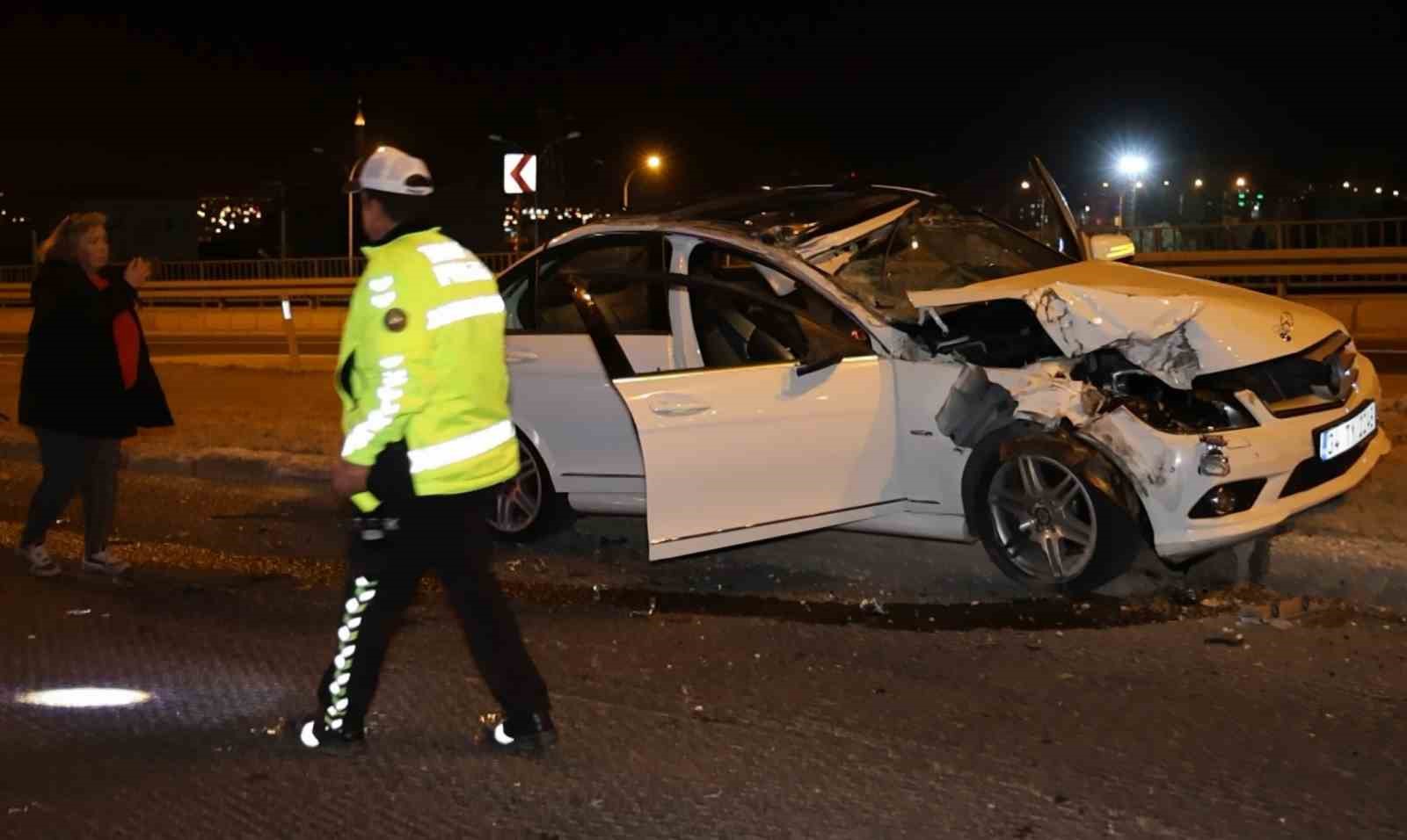 Aday s&uuml;r&uuml;c&uuml; alkoll&uuml; ara&ccedil; kullandı, tıra arkadan &ccedil;arptı: Ehliyeti daimi olarak iptal edildi
