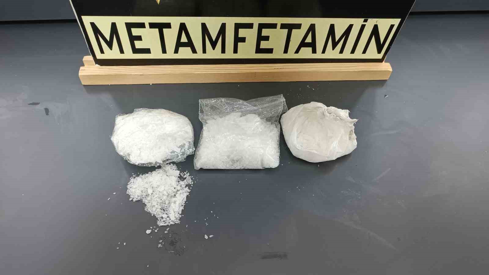 Uşak&rsquo;ta uyuşturucu operasyonu: 2 kişi tutuklandı
