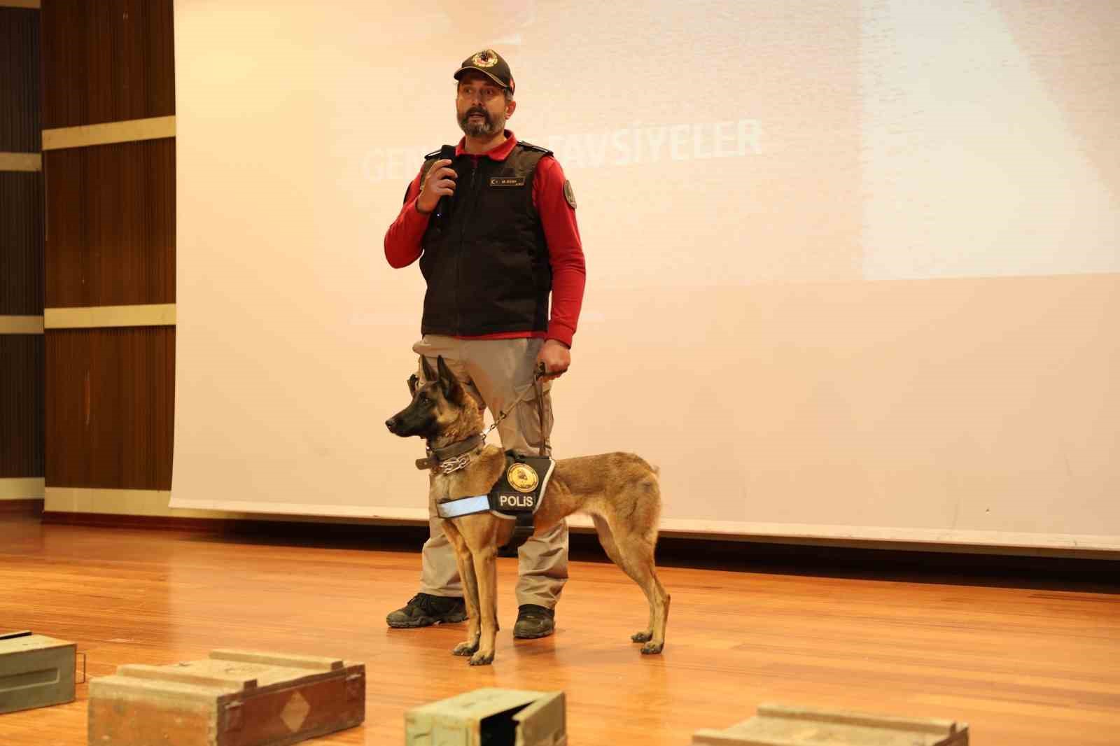 Uyuşturucuya karşı topyek&ucirc;n m&uuml;cadele &ccedil;ağrısı
