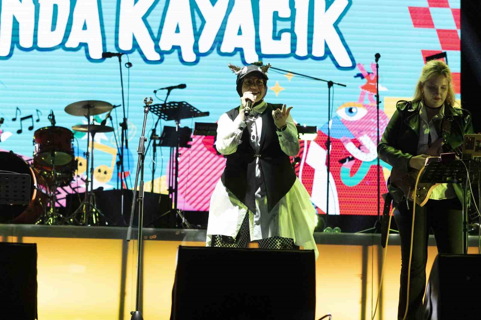 Mersin Gençlik Festivali coşkuyla başladı
