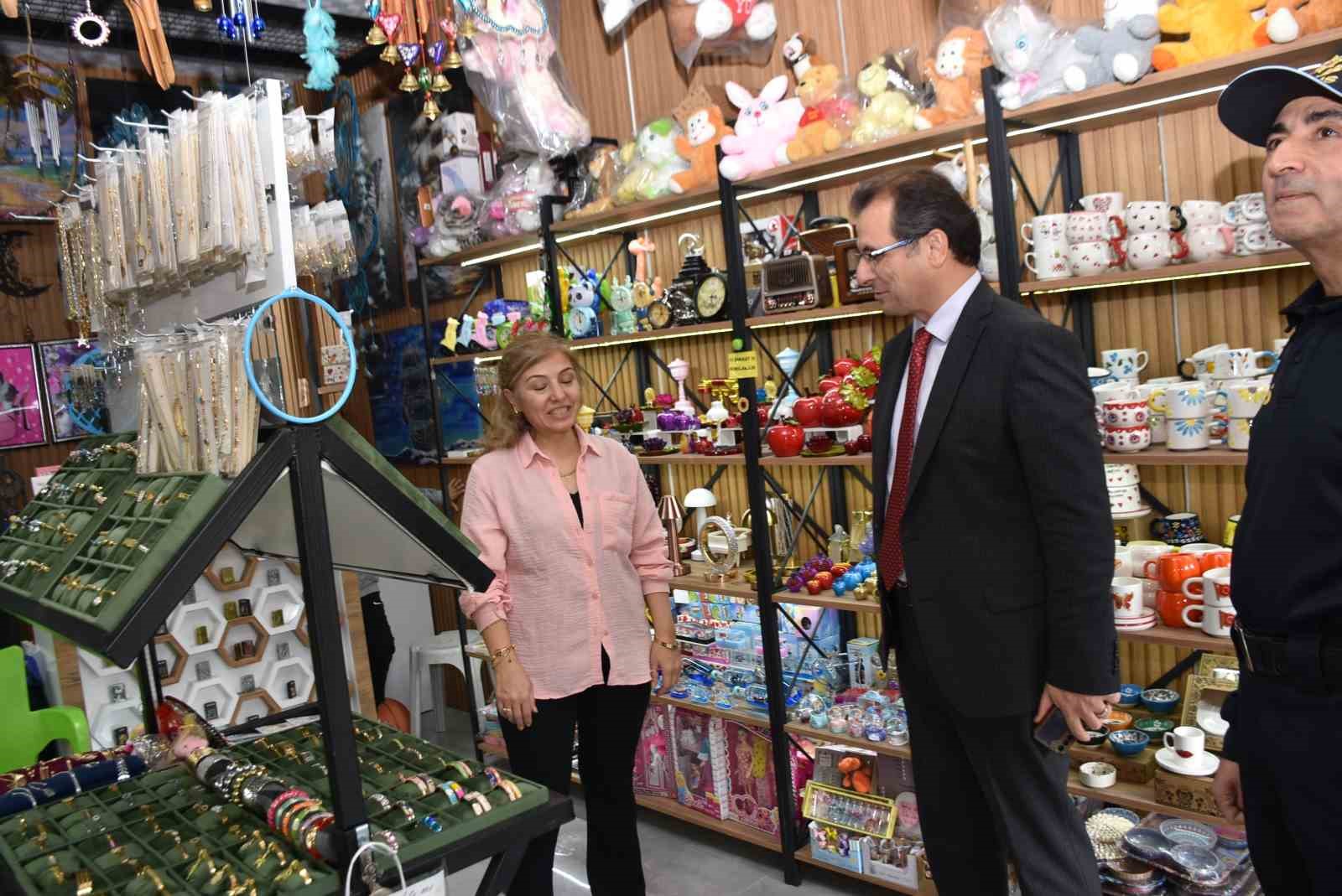 Salihli Kaymakamı Güldoğan, esnafın talep ve sorunlarını dinledi
