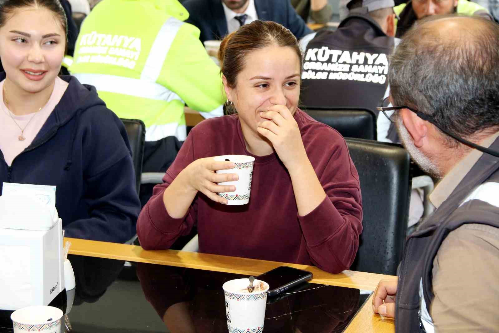 Kütahya OSB personellerine sahlep ikramı
