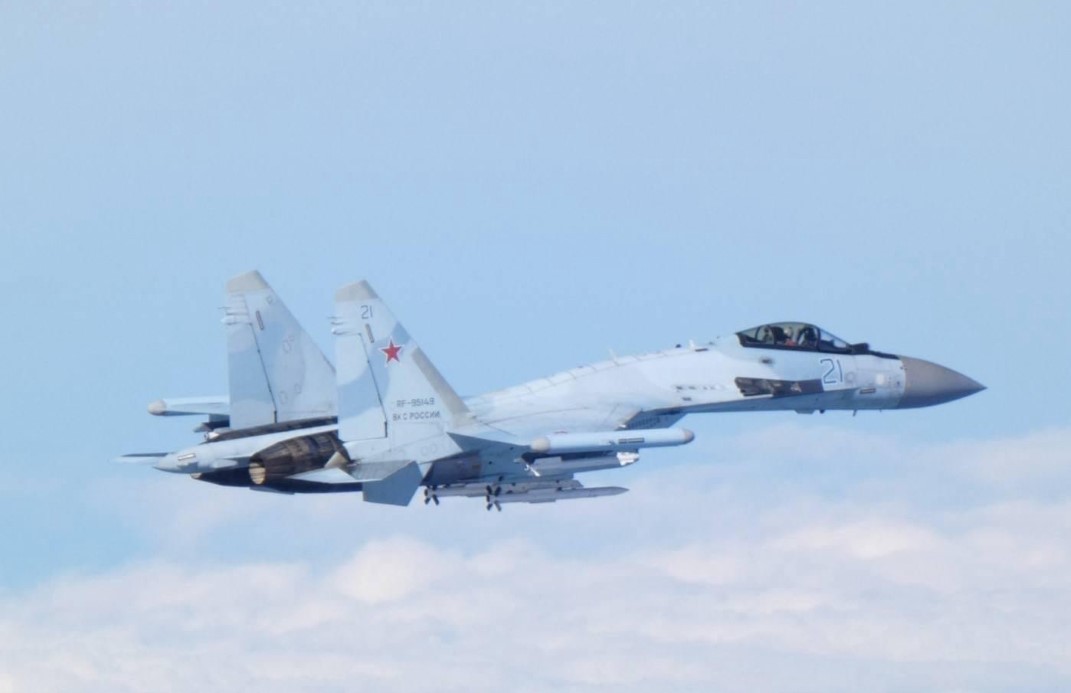 Rus savaş uçakları Japonya hava sahasına yaklaştı, Tokyo yönetimi askeri jetlerini havalandırdı