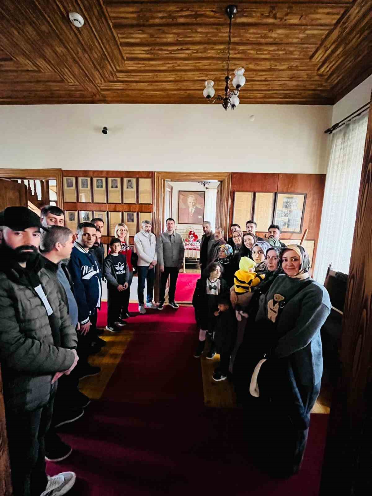 Muşlu gençler, Erzurum’un tarihi ve kültürel mekanlarını gezdi
