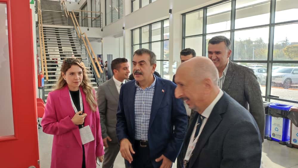 Bakan Tekin, ODTÜ’de zeka ve yetenek atölyelerini yerinde inceledi
