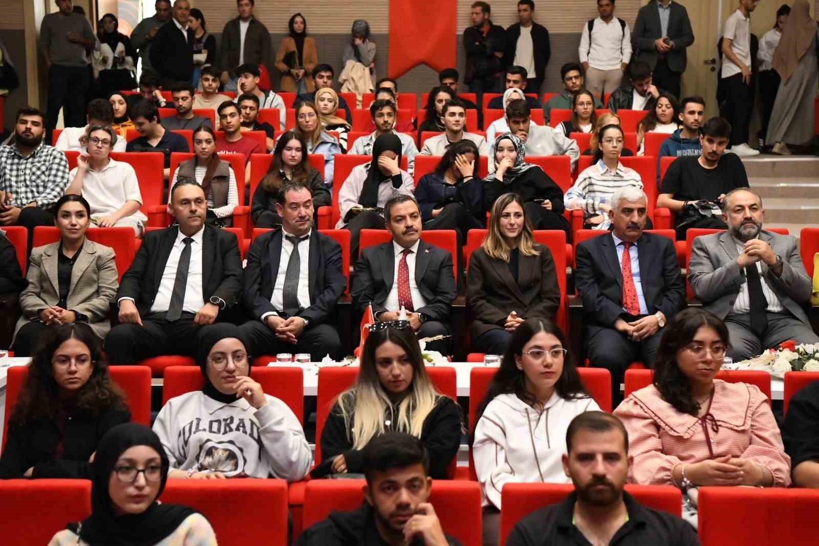 Türkiye’nin ilk uzay mühendisi MTÜ’de öğrencilerle buluştu
