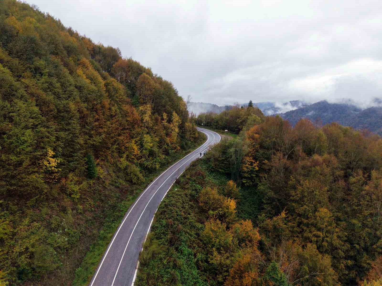 Film platosunu aratmayan manzara: Sisler altındaki Çam Dağı hayran bıraktı

