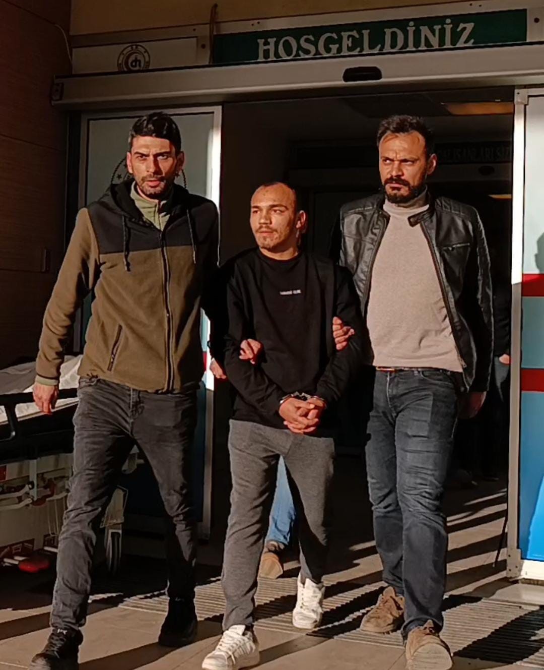 Kardeşinin &ouml;l&uuml;m&uuml;ne sebep olan s&uuml;r&uuml;c&uuml;y&uuml; yaralayan ağabey yakalandı

