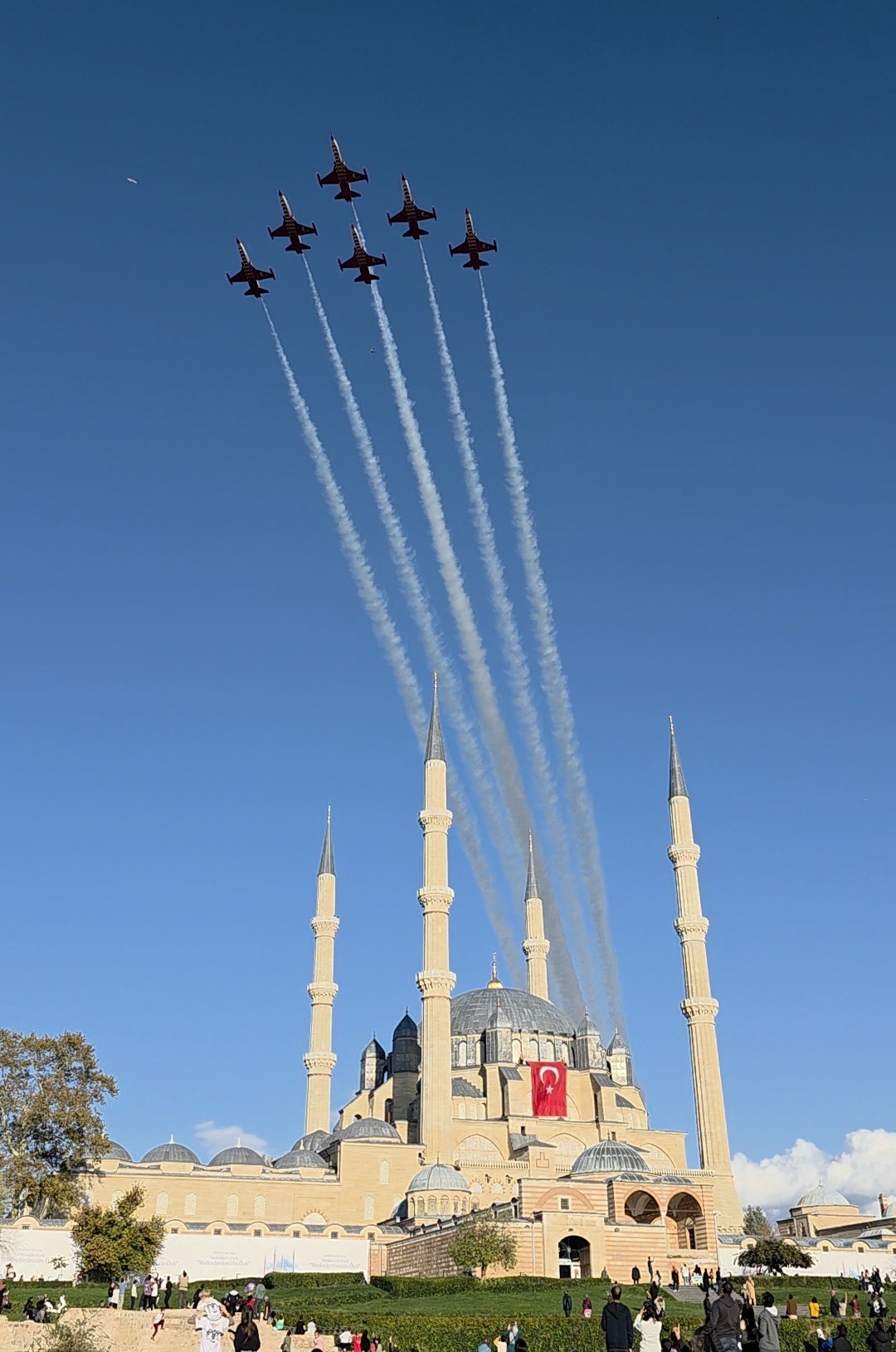 Türk Yıldızları Edirne’de nefes kesti