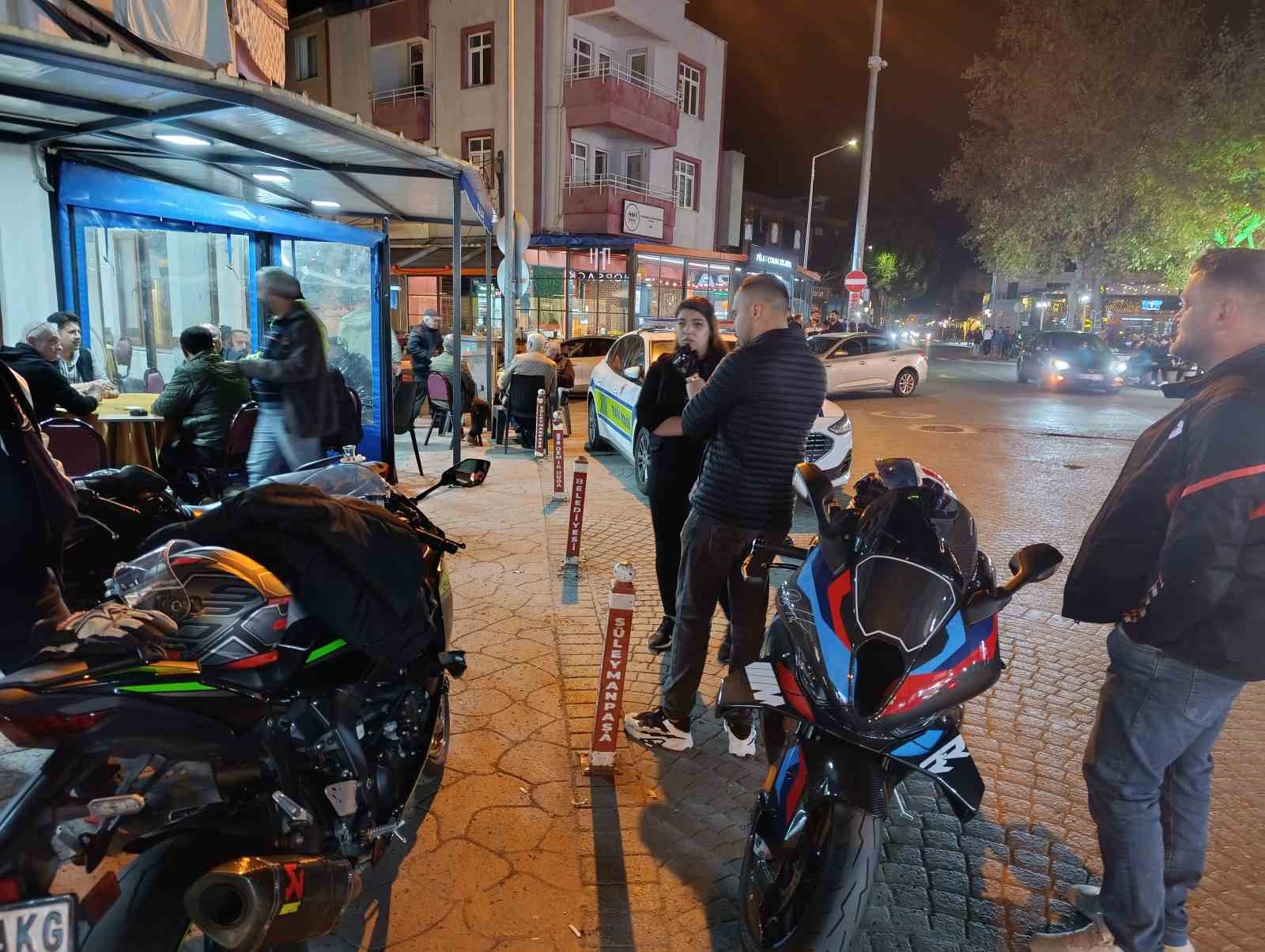 Polis gürültü kirliliğine geçit vermedi: Abart egzoz kullanan sürücülere ceza yağdı