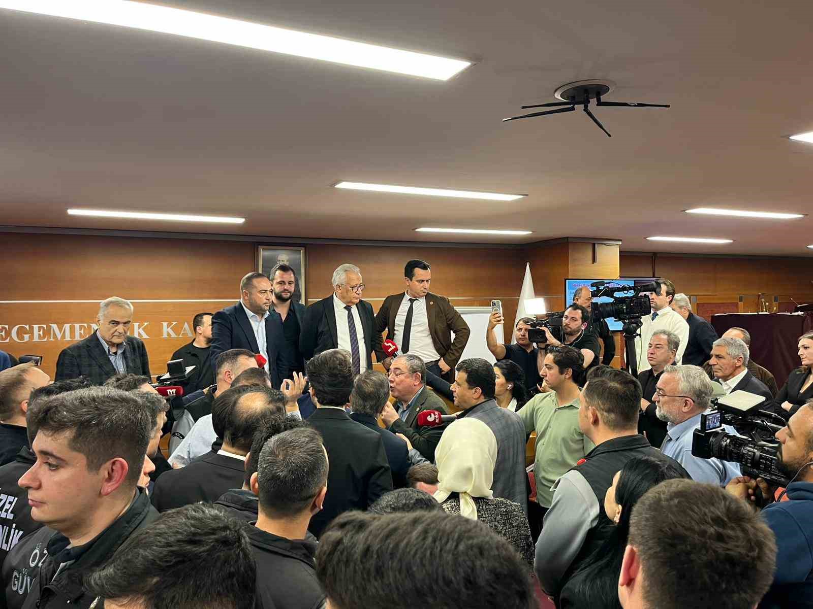 Bayrampaşa Belediye Başkan Vekilliğine, AK Parti&rsquo;li İbrahim Akın se&ccedil;ildi
