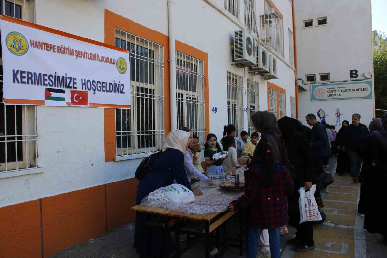 Minik yüreklerden Gazze’ye destek etkinliği
