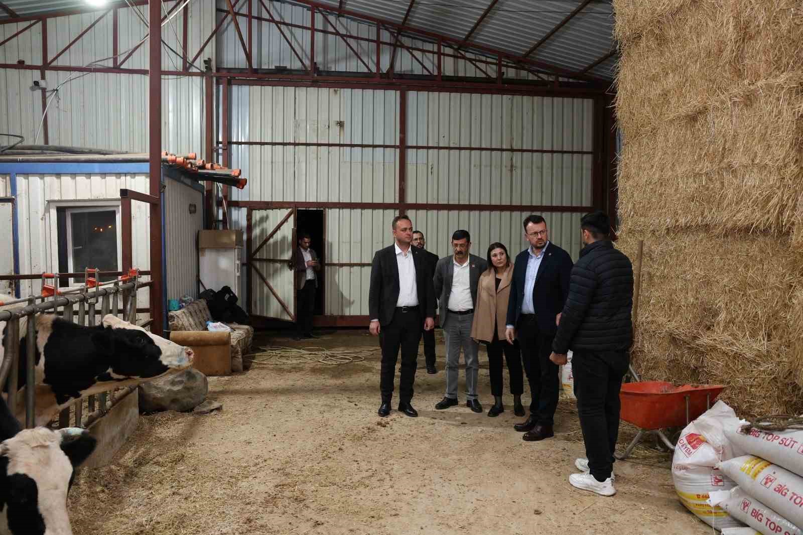 Başkan Dere, şap hastalığından mağdur olan aileleri yalnız bırakmadı
