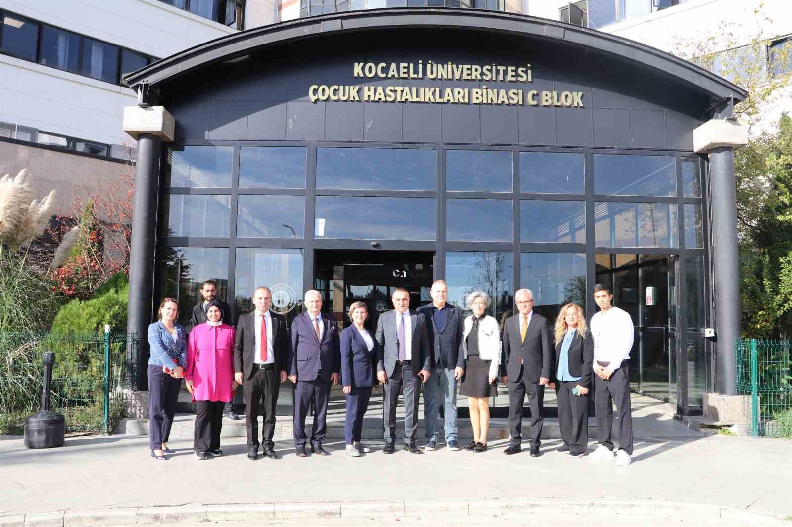 "Hastane Okulu"ndaki öğrenciler eğitimden kopmuyor
