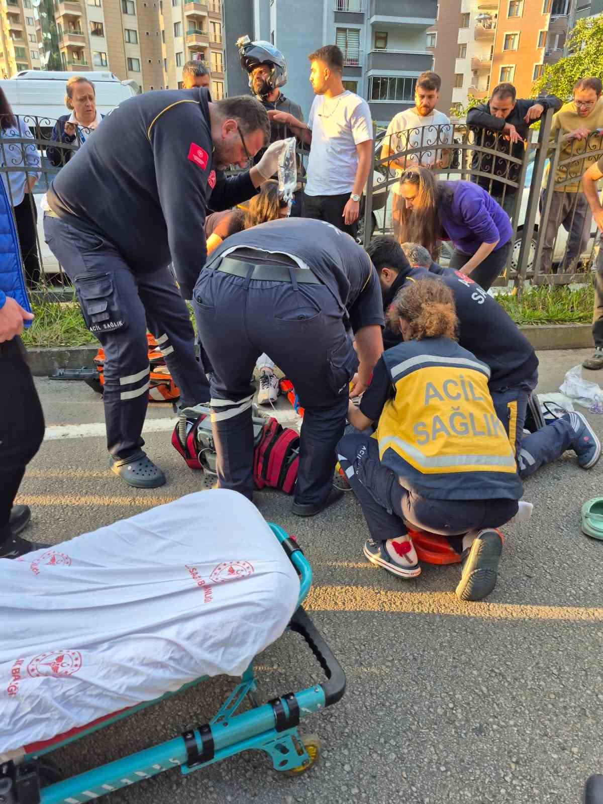 Rize&rsquo;de kamyonetin &ccedil;arptığı paramedik ağır yaralandı
