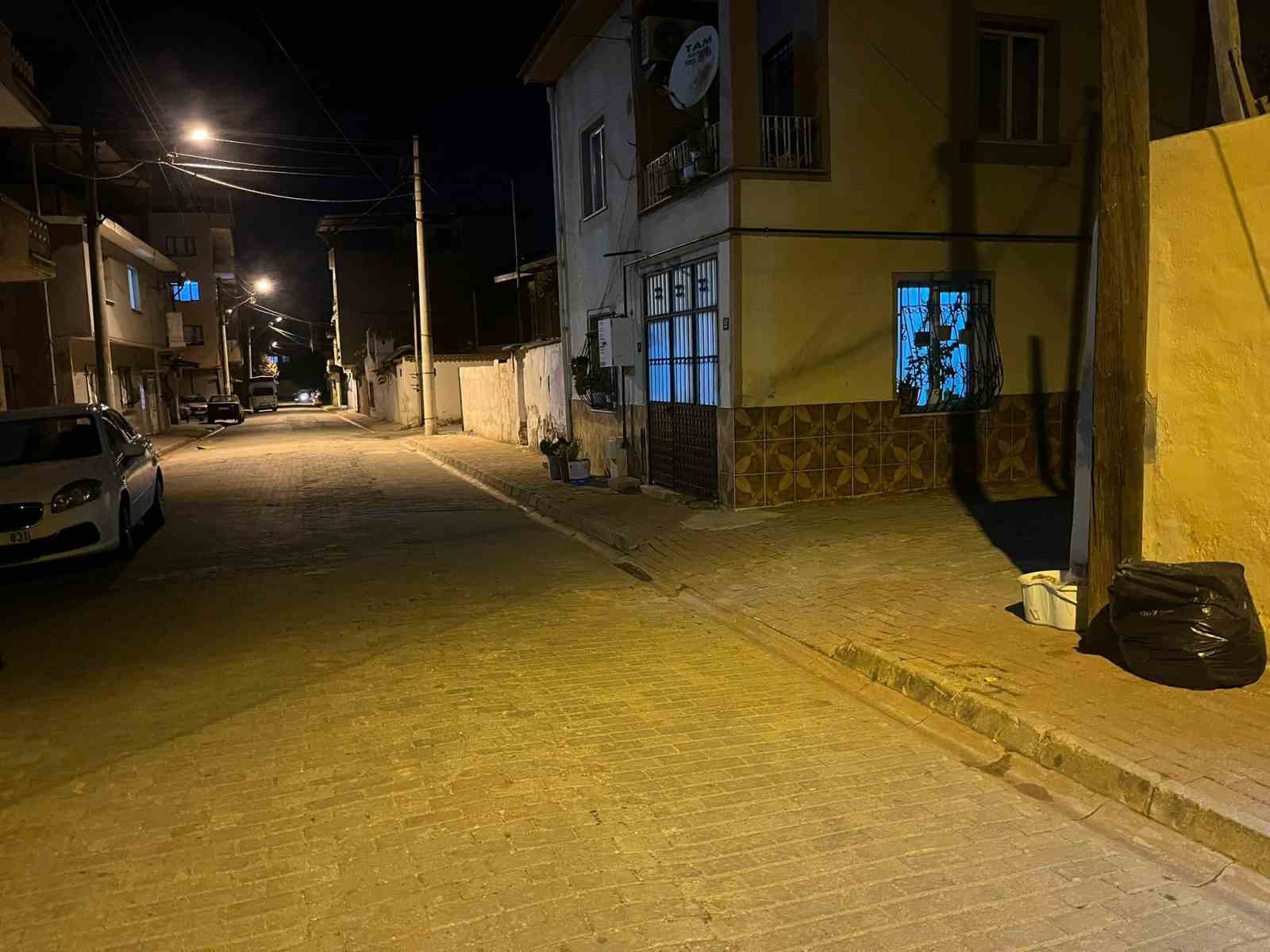 İncirliova&rsquo;da alacak verecek kavgası kanlı bitti: 1 yaralı
