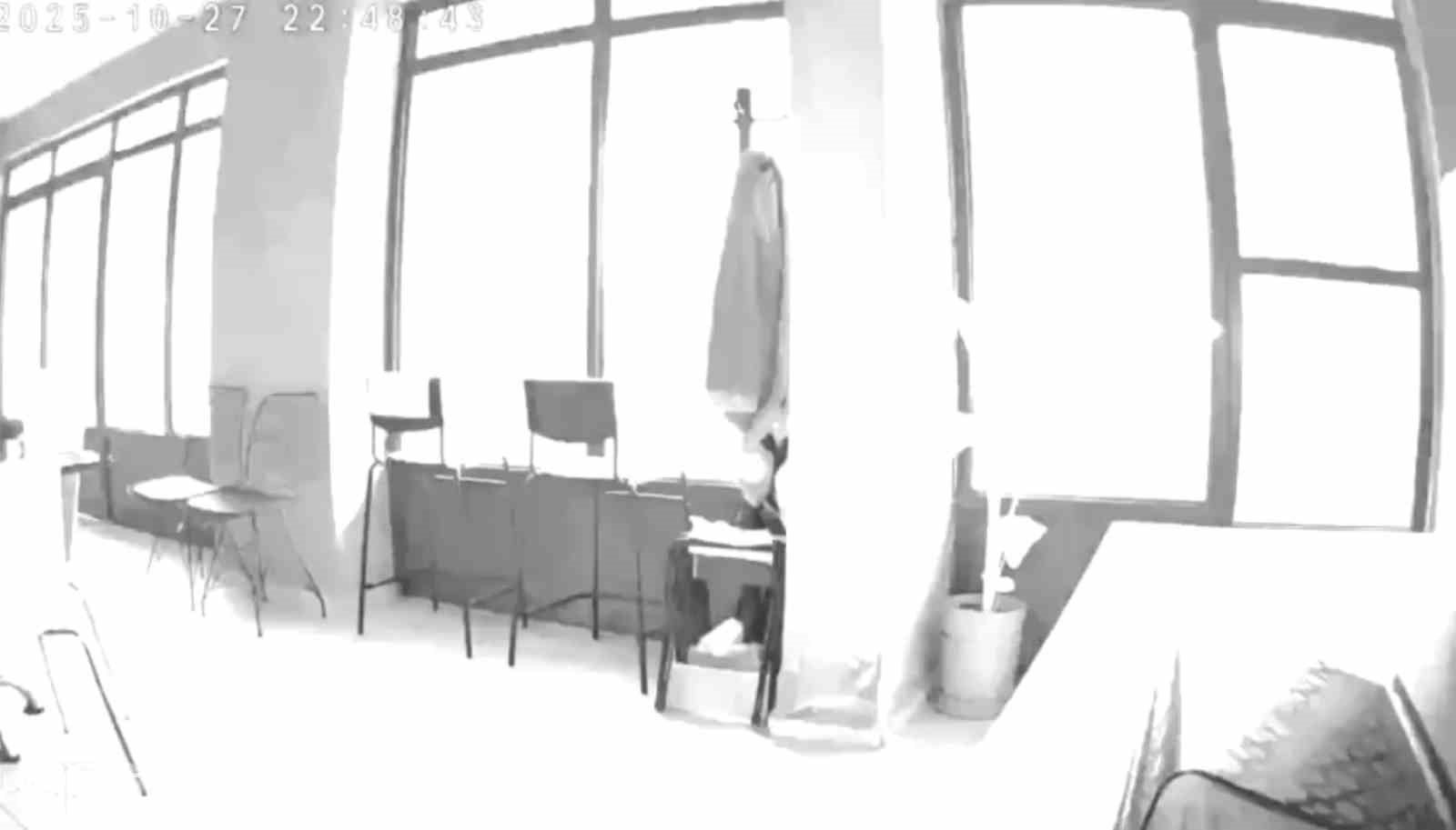 Korkutan şimşeğin ardından deprem meydana geldi
