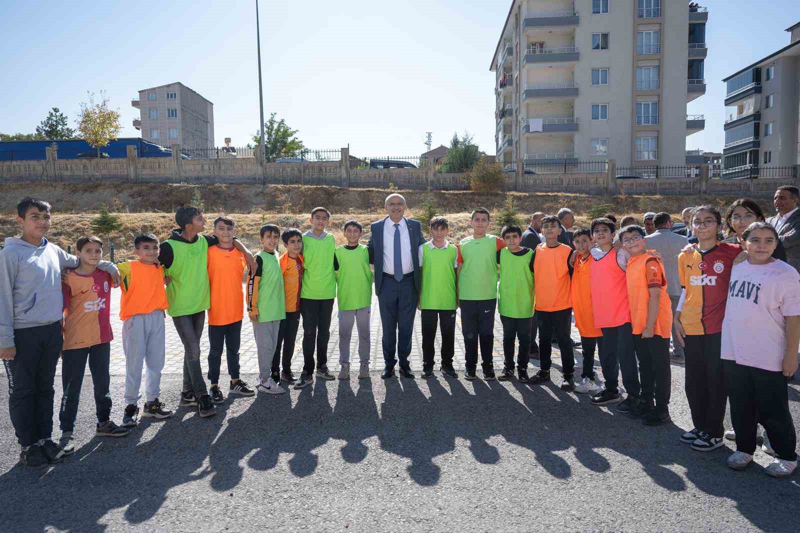 Başkan Er öğrencileri 11. Malatya Anadolu Kitap ve Kültür Fuarı’na davet etti

