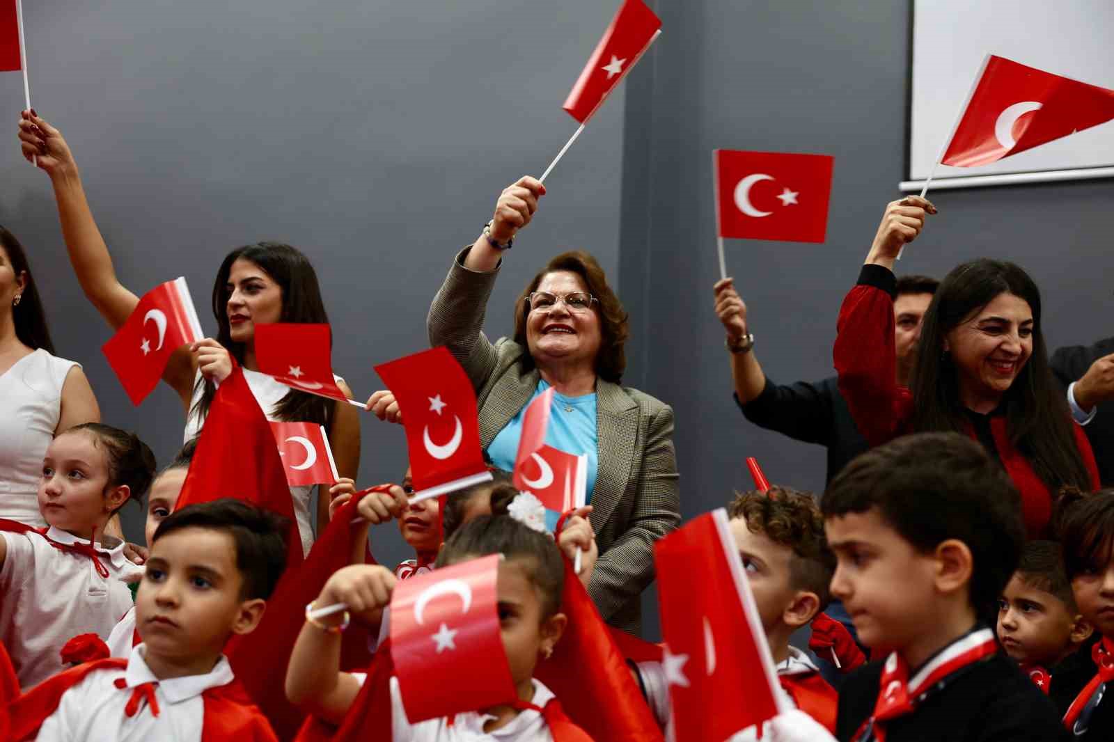 Didim Belediyesi kreş ve g&uuml;nd&uuml;z bakımevinde 29 Ekim coşkusu yaşandı
