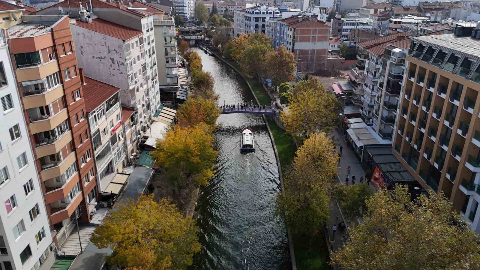 Sonbahar renkleri Eskişehir’i süsledi
