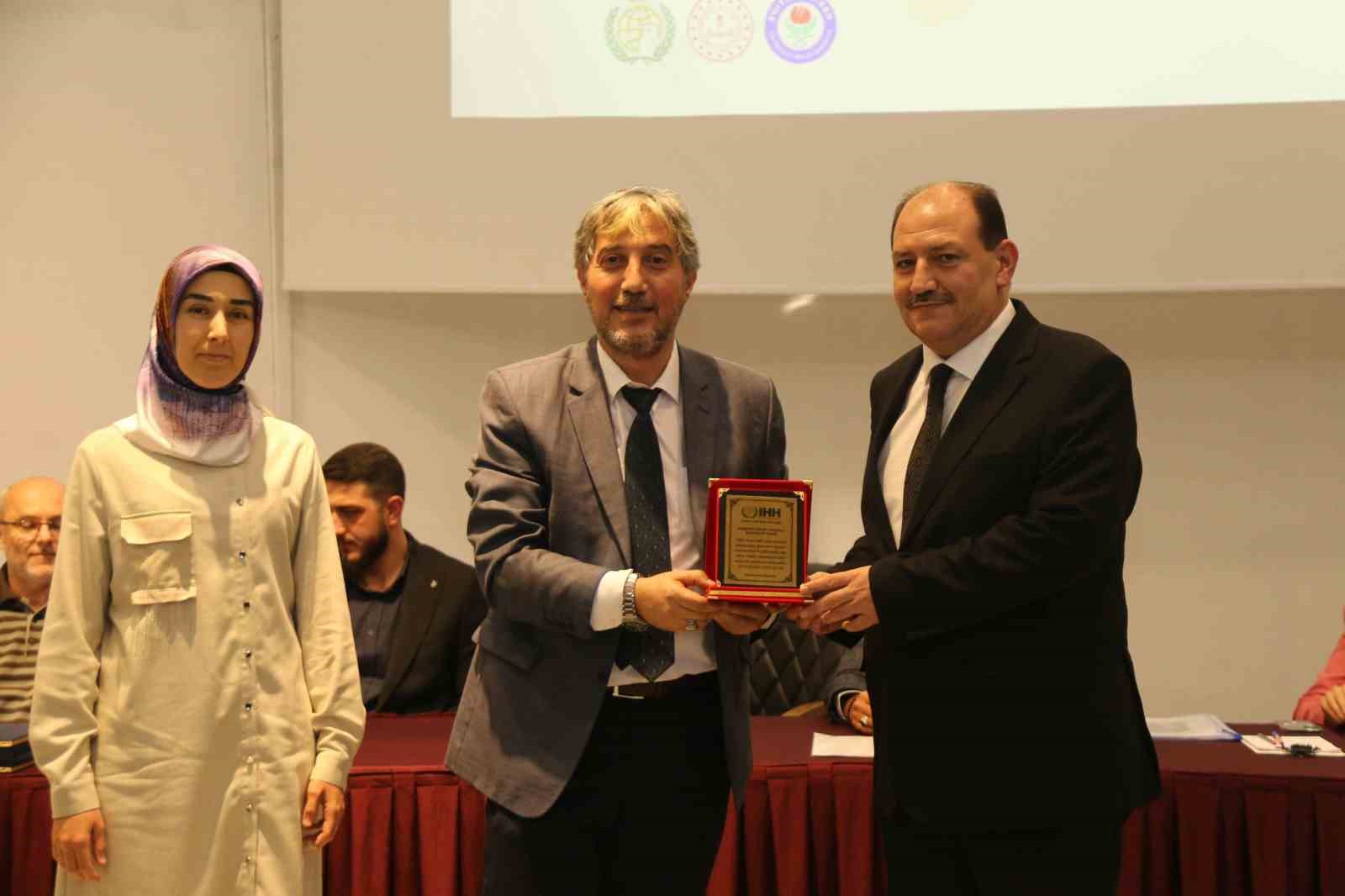 Kütahya’da "İyilikte Yarışan Sınıflar" projesi bilgilendirme ve ödül programı
