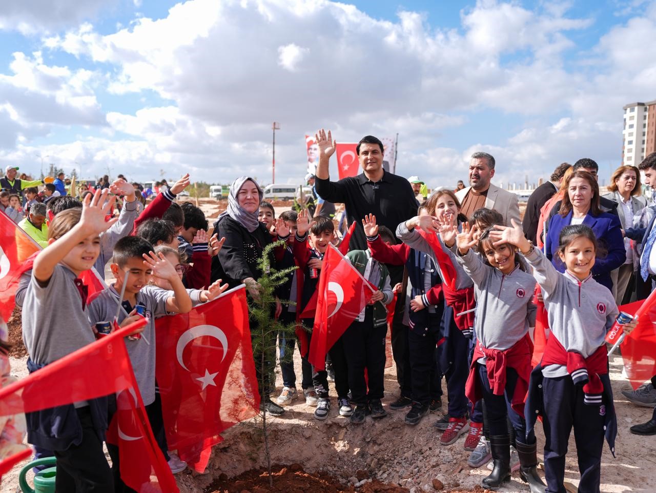 Şehitkamil’de gençler, Cumhuriyet için yürüdü
