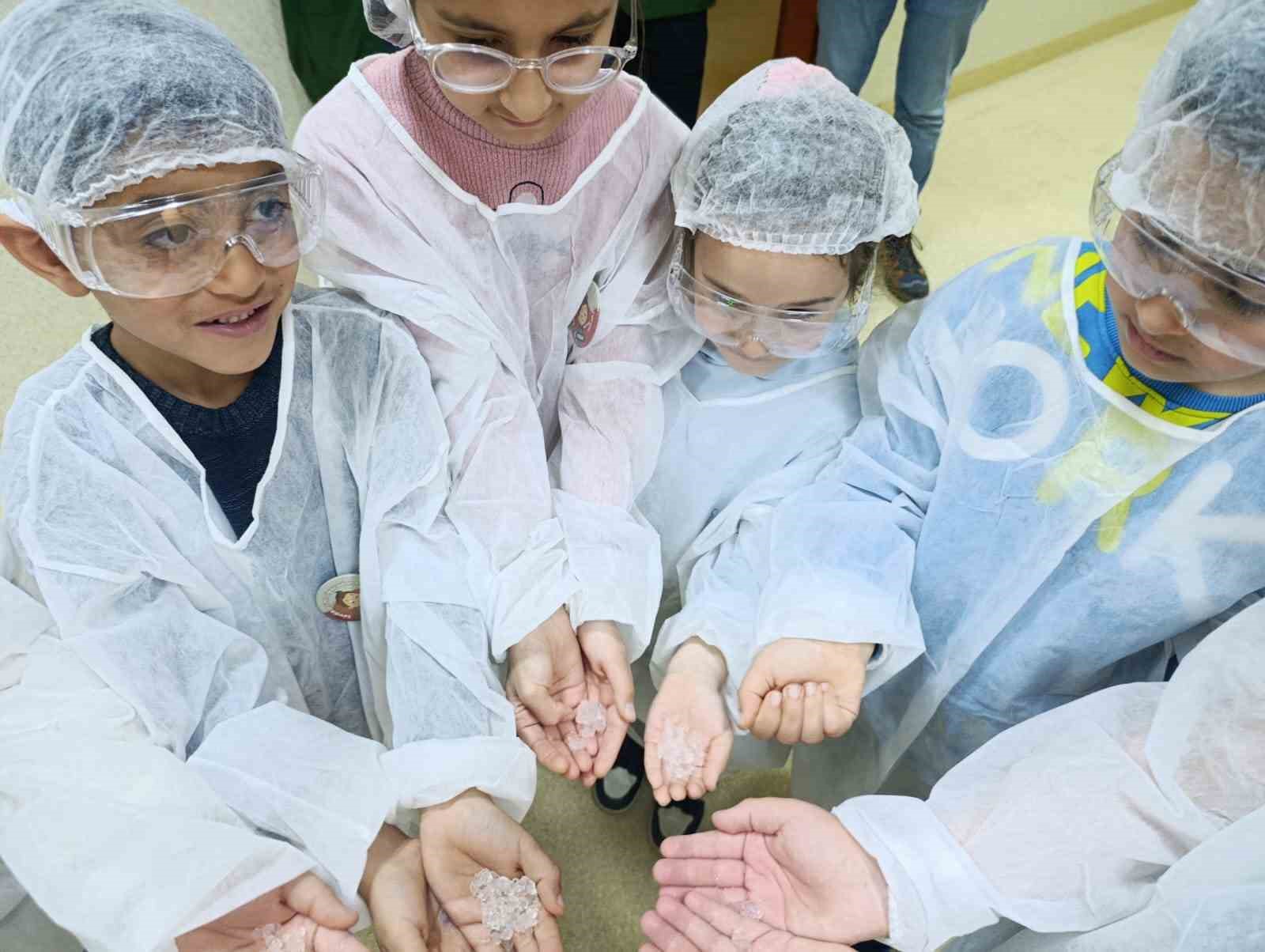 Yeşilay Kars Şubesi&rsquo;nden &ccedil;ocuklara &ouml;zel ilgi
