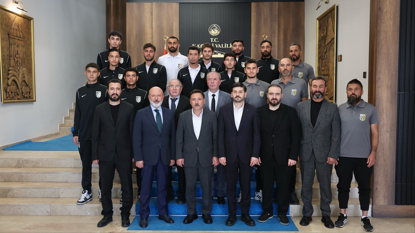 Başkan &Ccedil;olakbayrakdar: "Kayseri futbolunun temel taşı Kocasinan Şimşekspor, şehrimizi gururla temsil ediyor"
