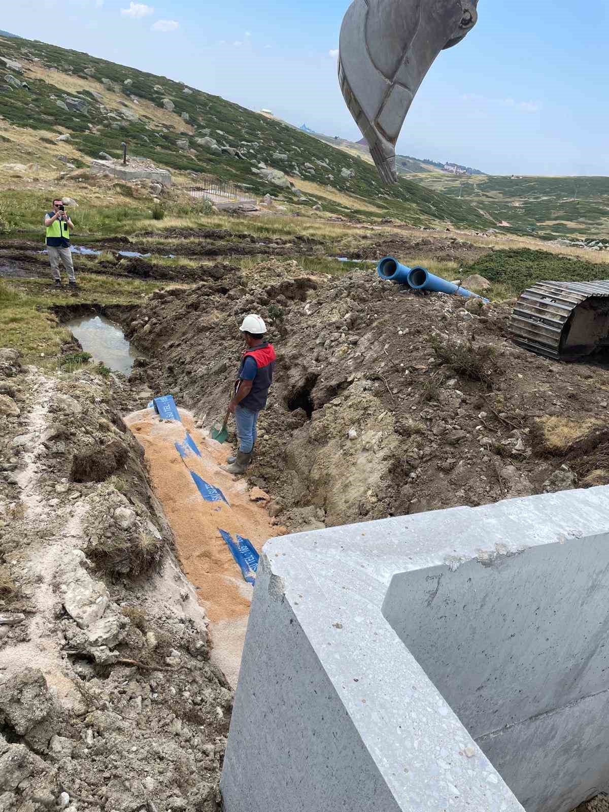 Uludağ&rsquo;ın i&ccedil;me suyu hattı yenilendi
