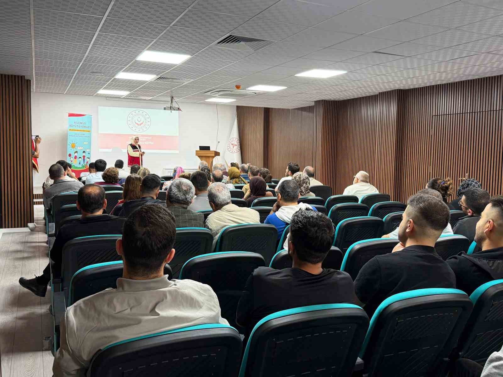 Siirt’te "Koruyucu Aile" eğitimi
