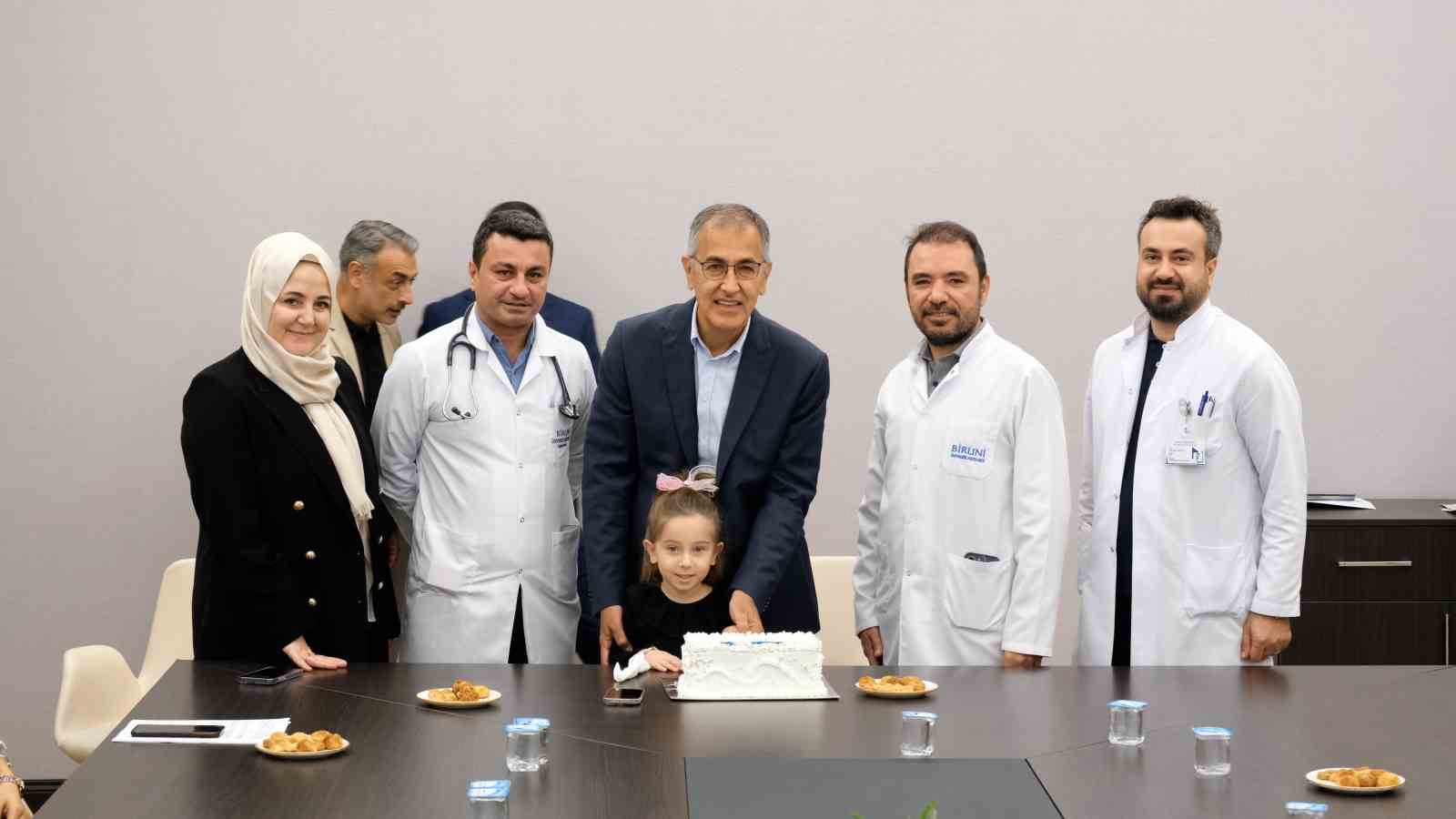 Biruni Üniversitesi Tıp Fakültesi Hastanesi’nde 100’üncü kemik iliği nakli gerçekleştirildi
