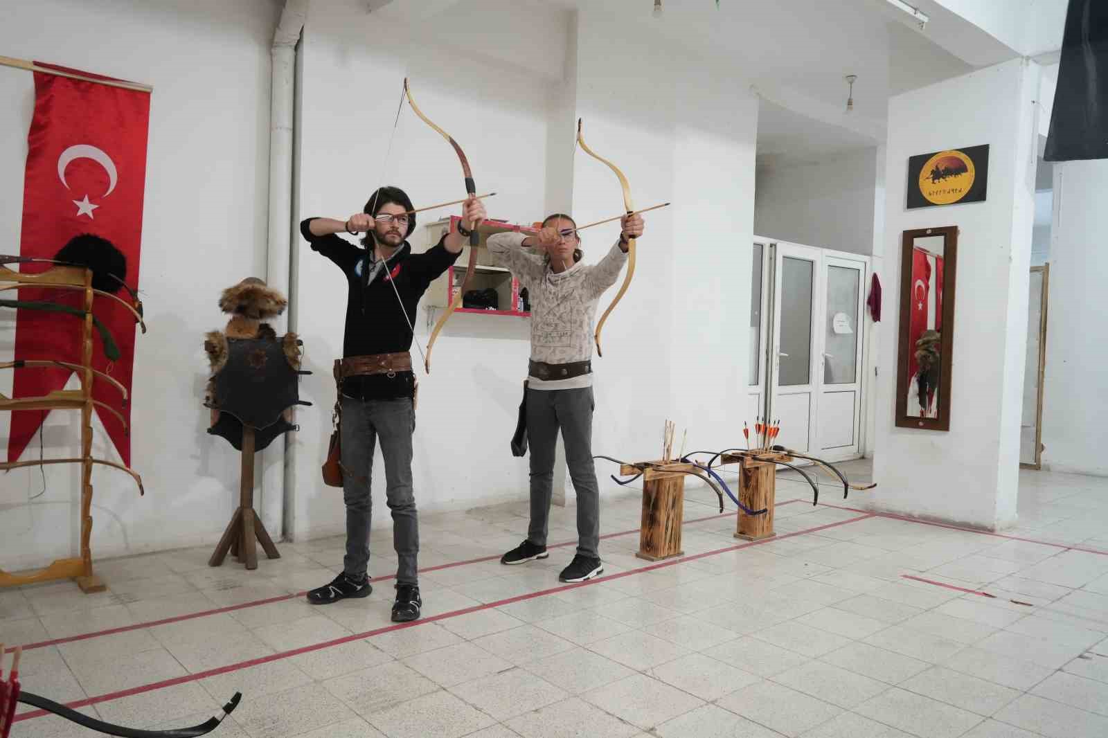 Niğde’deki okçuluk kursuna yoğun ilgi