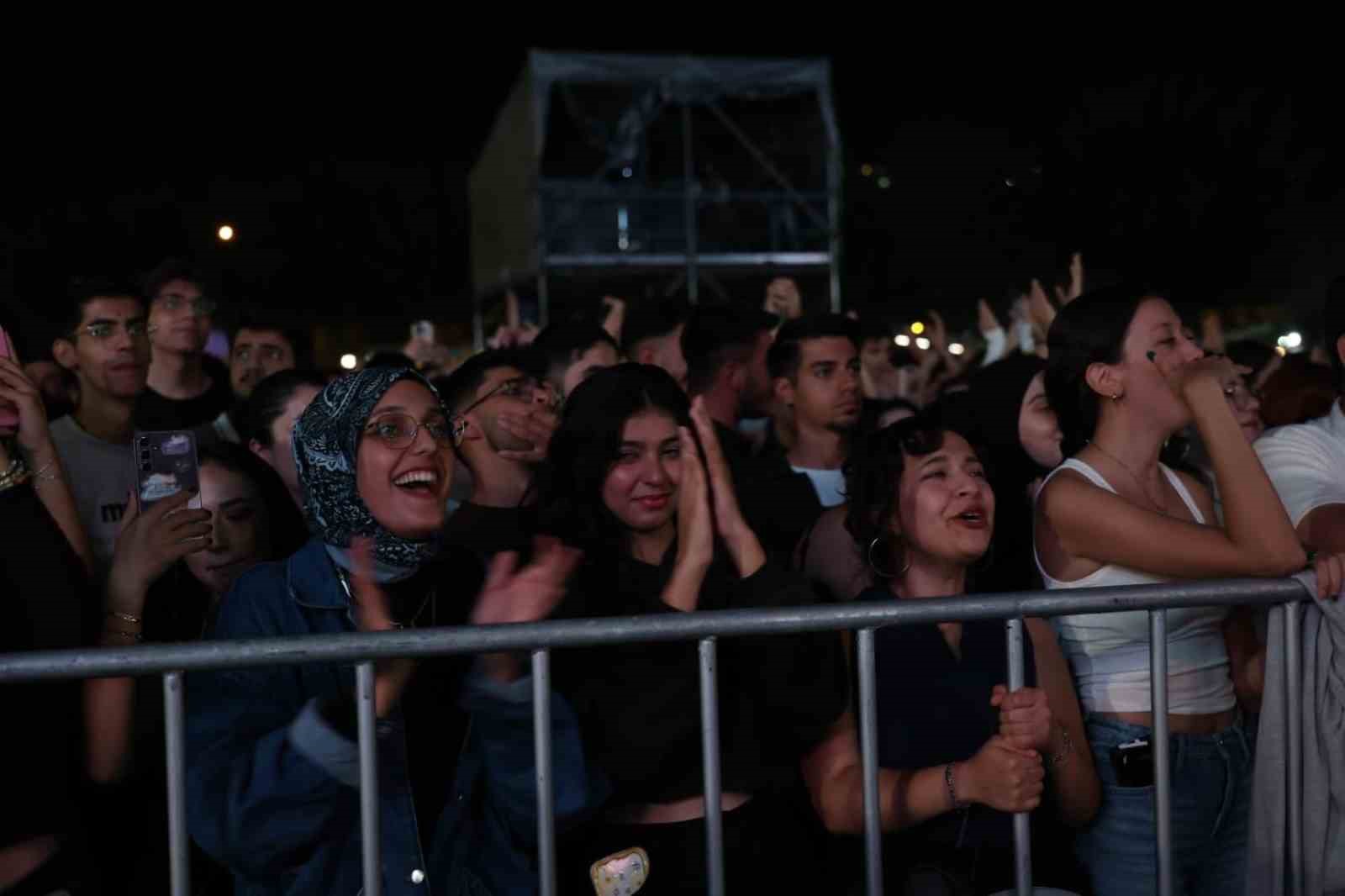 Başkan Çerçioğlu, sevilen sanatçıları gençlerle buluşturmaya devam ediyor
