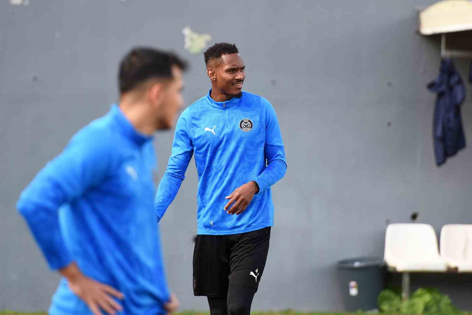 Manisa FK kupa maçı hazırlıklarını tamamladı