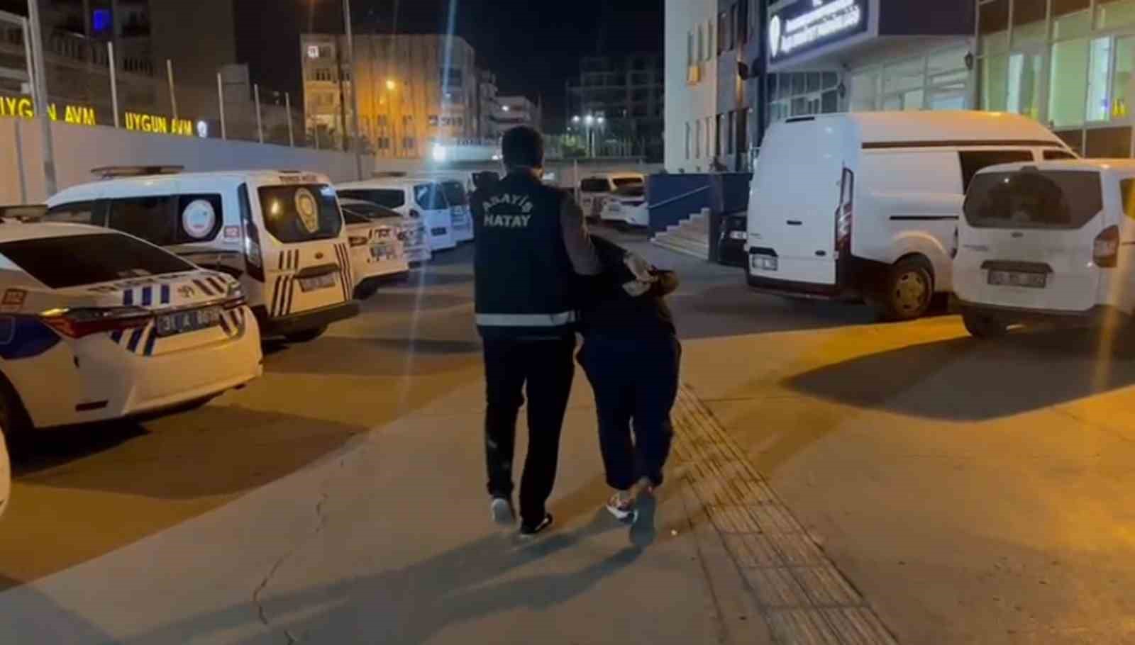 Hapis cezası ile aranan 3 şahıs İskenderun&rsquo;da yakalandı
