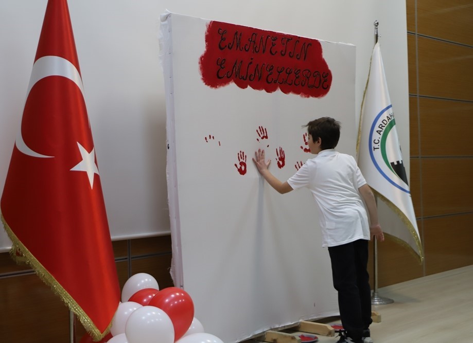 Ardahan Belediyesi Nuri Vatan Kültür Merkezi’nde 29 Ekim gösterisi
