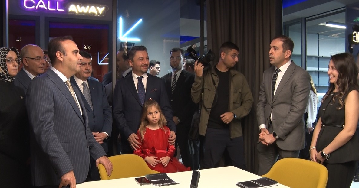 Bakan Kacır: "Ardventure TEKMER, girişimlerin küresel markalara dönüşmesi için güçlü bir zemin oluşturacak"

