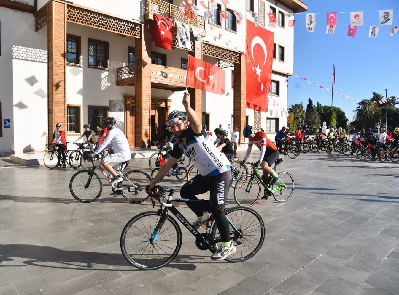 Pedallar cumhuriyet için çevrildi
