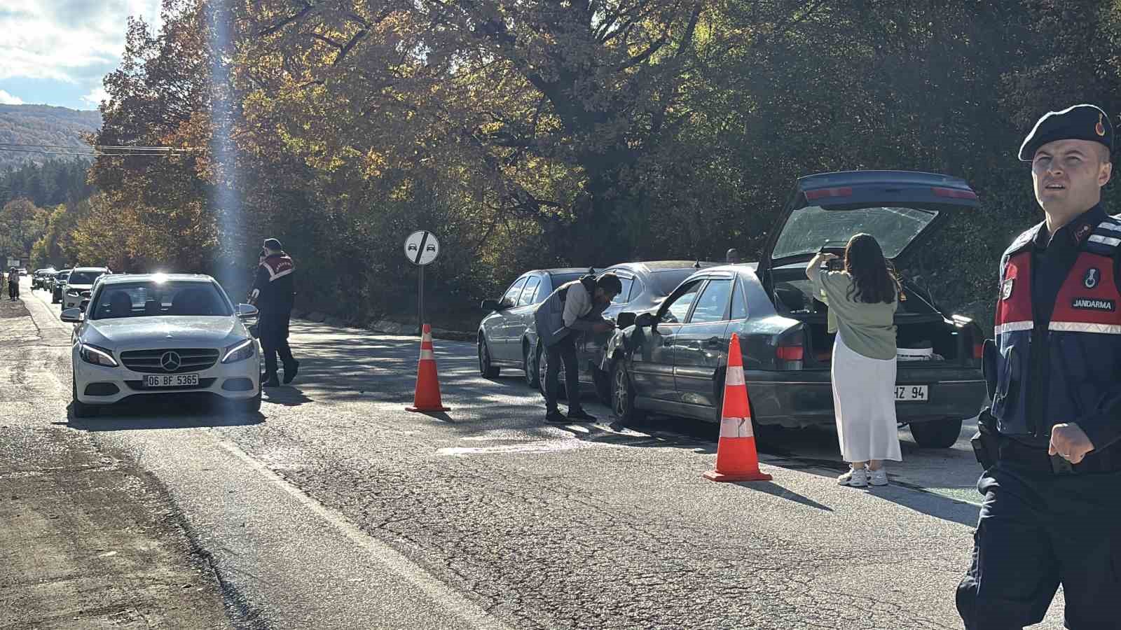 Bolu-Abant yolunda zincirleme kaza: 3 yaralı